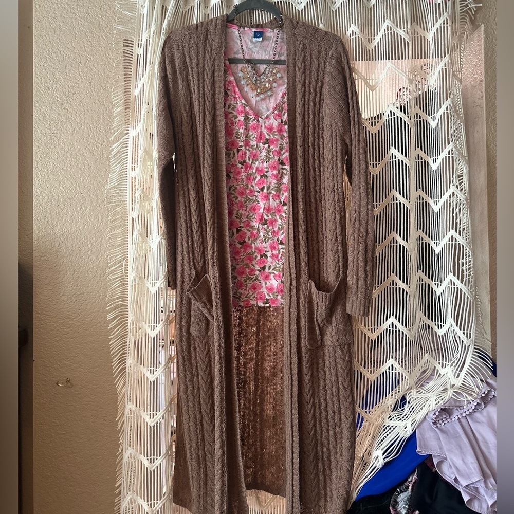 Old Navy pink flower t shirt and Torrid Size 1 long sweater jacket